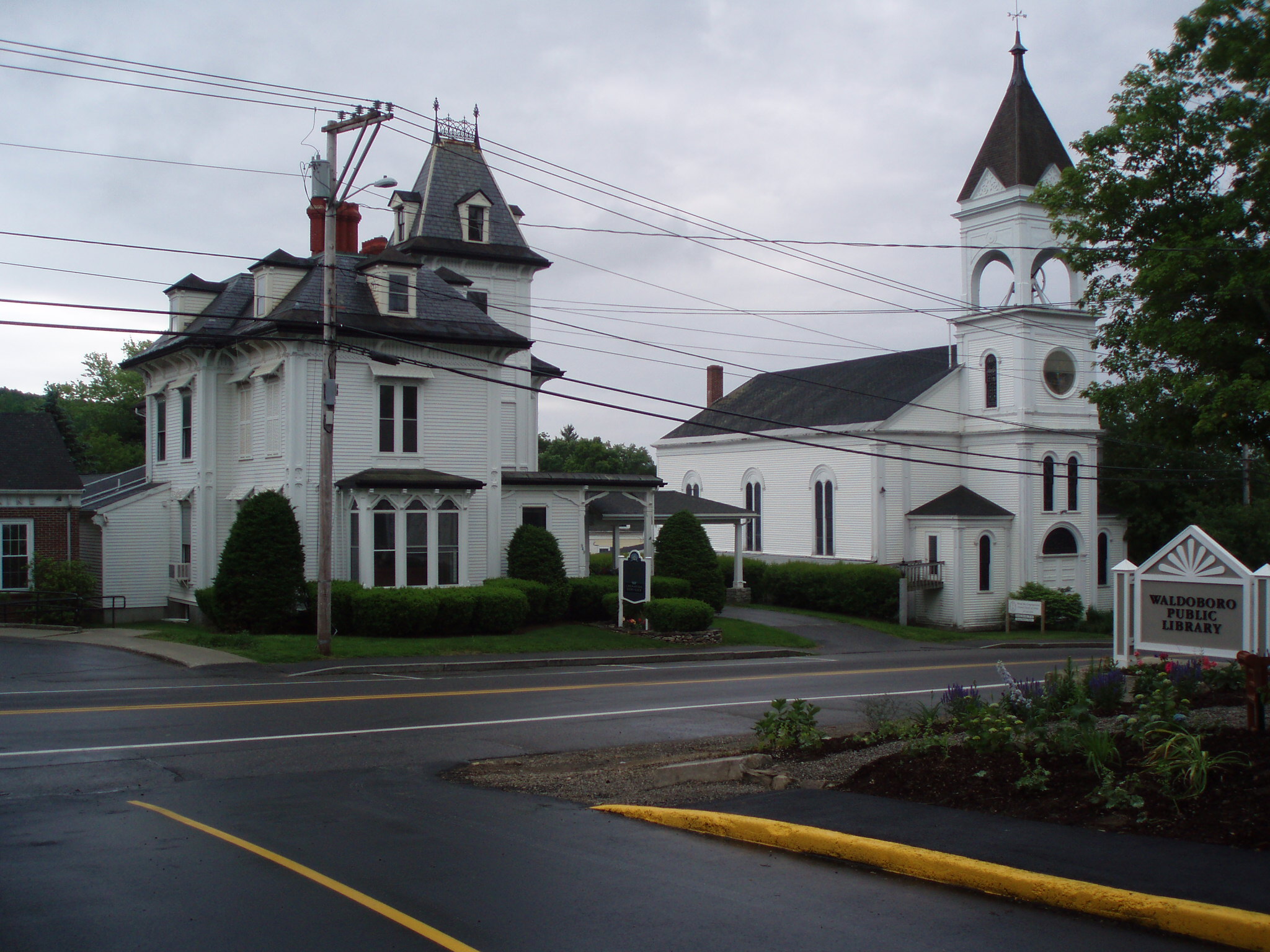 dropping by Waldoboro Library during our 2007 Coast2CoastBikeRide 