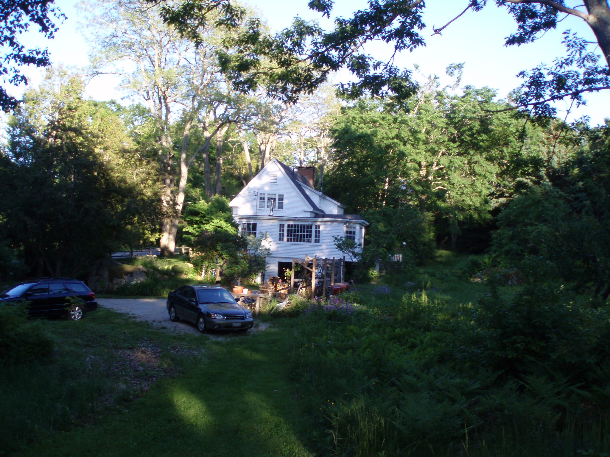 outside view of Jennifer and Berto's beautiful White House in Blue hill Maine